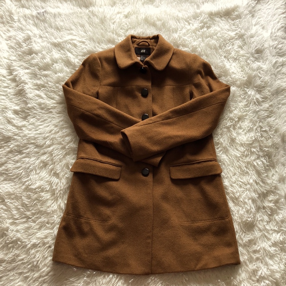 H&M light Coat. Perfect for spring. Brown color
